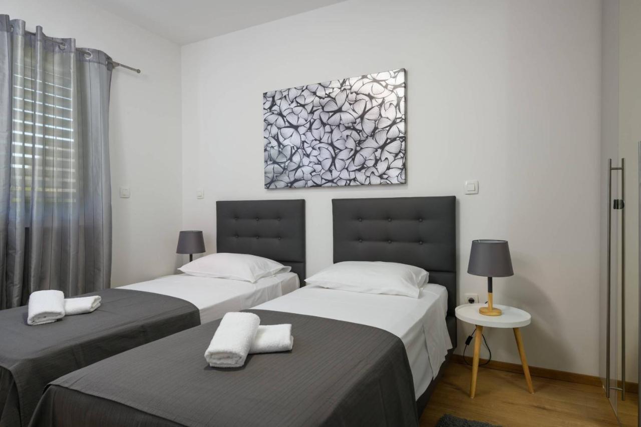Villa Dora Pula Bagian luar foto