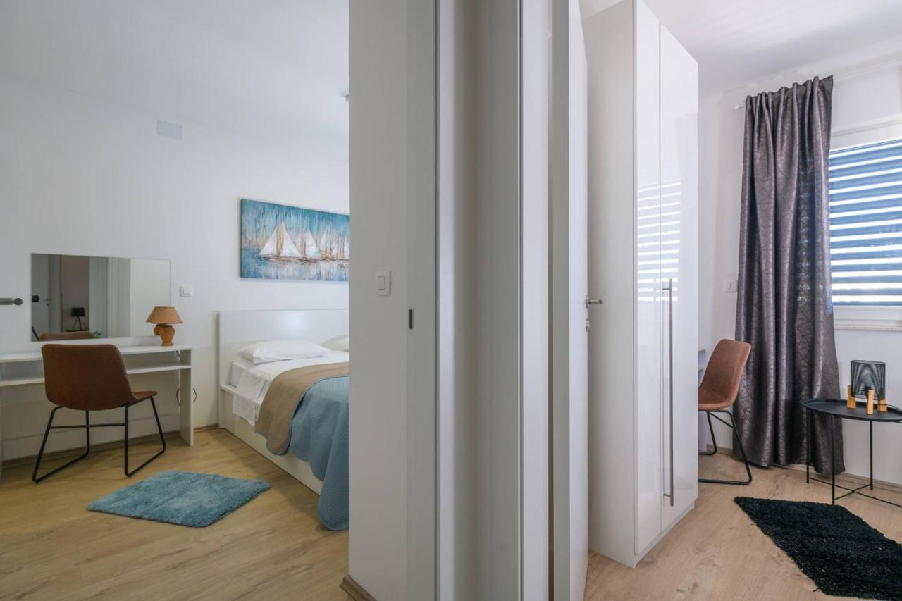 Villa Dora Pula Bagian luar foto