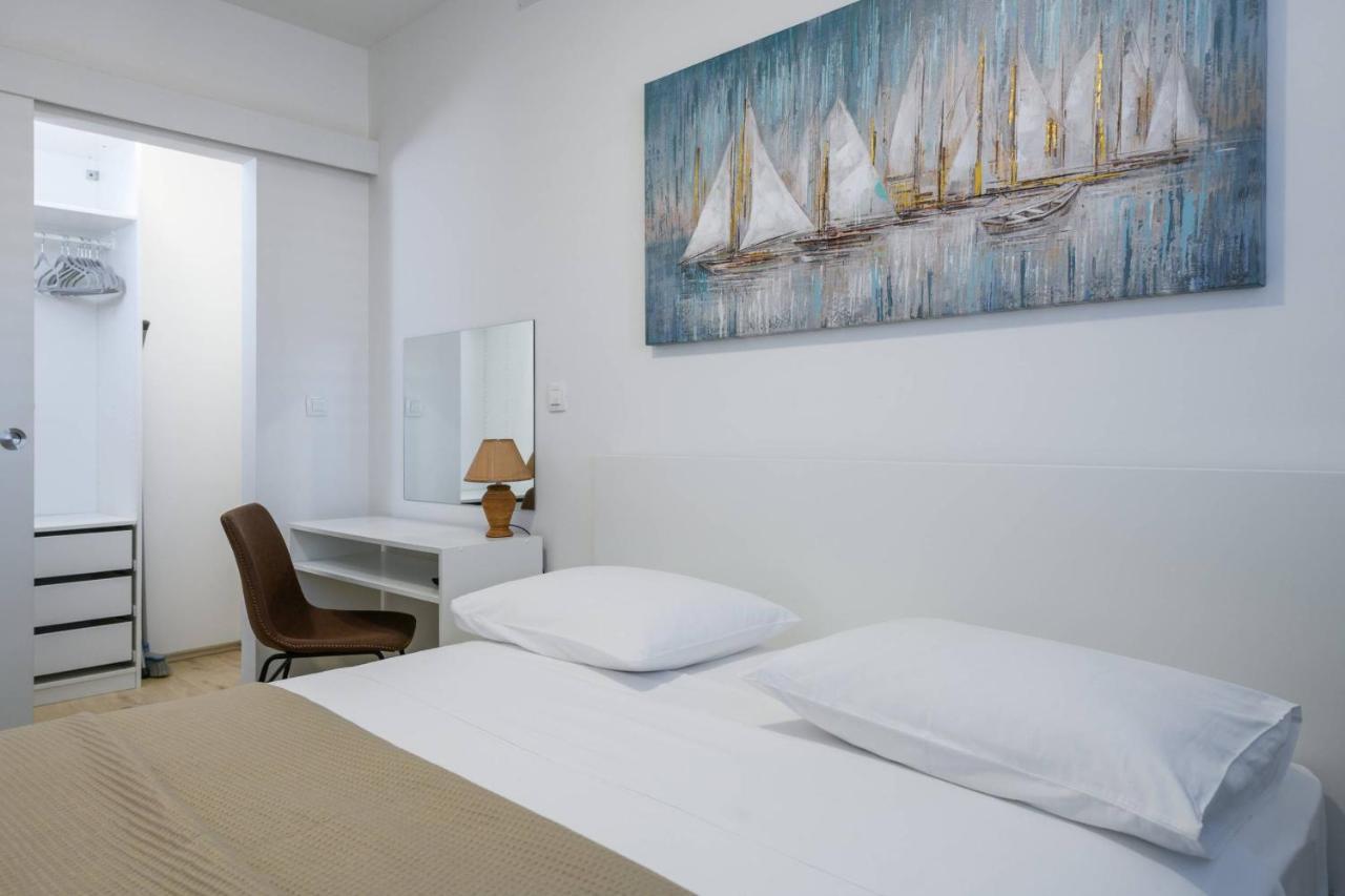 Villa Dora Pula Bagian luar foto